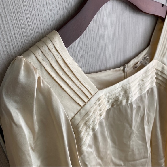 NWOT Nanette Lepore pintuck postercard crème silk blouse - Picture 2 of 8